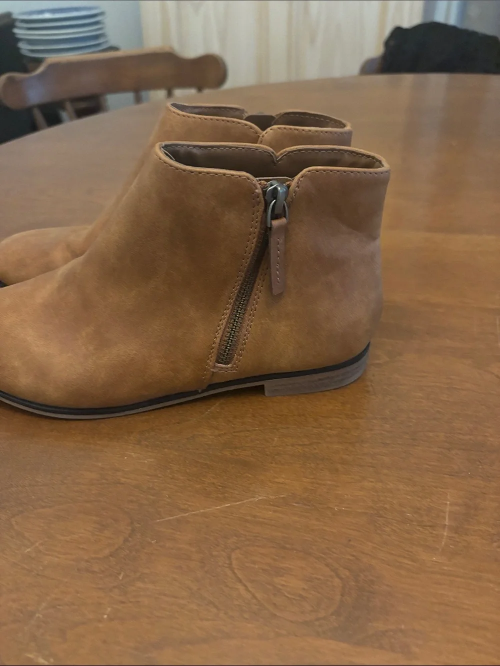 Cat & Jack Ankle Boots Size 5. EUC